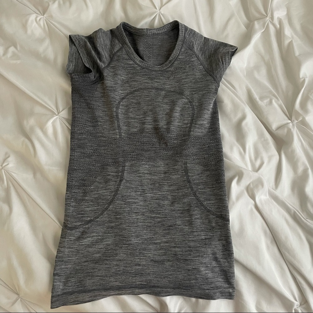grey lulu shirt